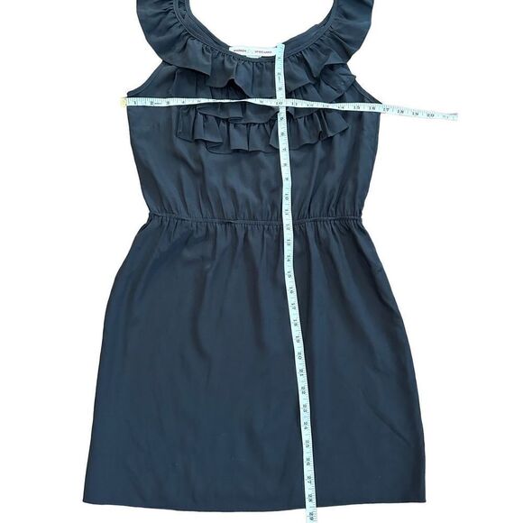 Amanda Uprichard Penny Silk Ruffle Bib
Little Black Dress sz Small - Picture 6 of 7